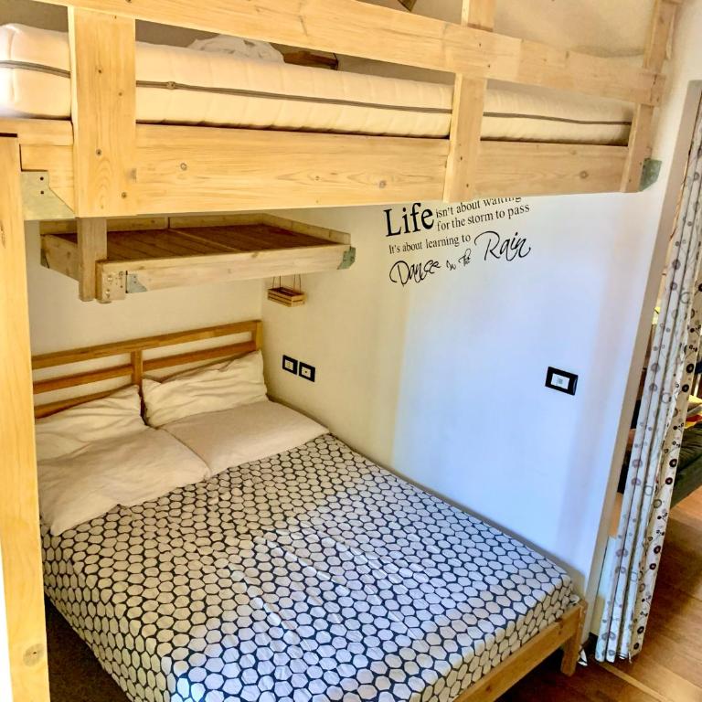 Hip Hop House - 3-minute walk from the Metro - One-Bedroom Apartment - 7