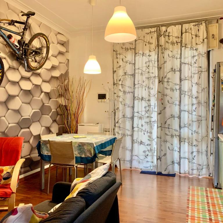Hip Hop House - 3-minute walk from the Metro - One-Bedroom Apartment - 15