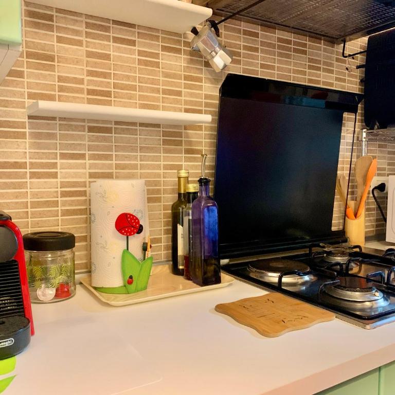 Hip Hop House - 3-minute walk from the Metro - One-Bedroom Apartment - 13