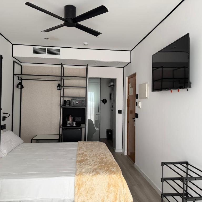 Hotel Condesa - Quadruple Room - 5