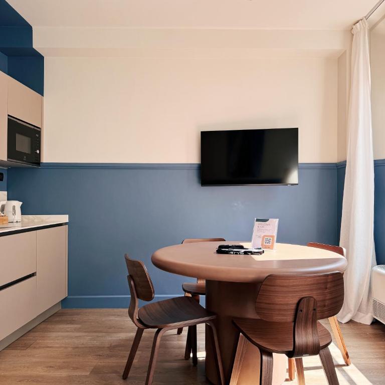 Petronio Residence - by Bologna Residences - Two-Bedroom Apartment - 9