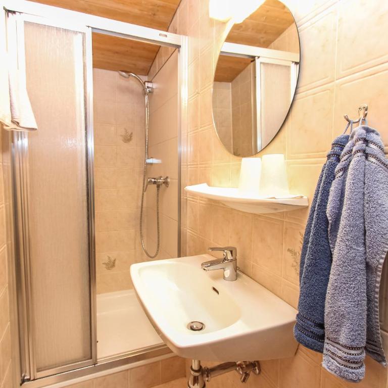Gästehaus Rosi - Doppelzimmer - 2