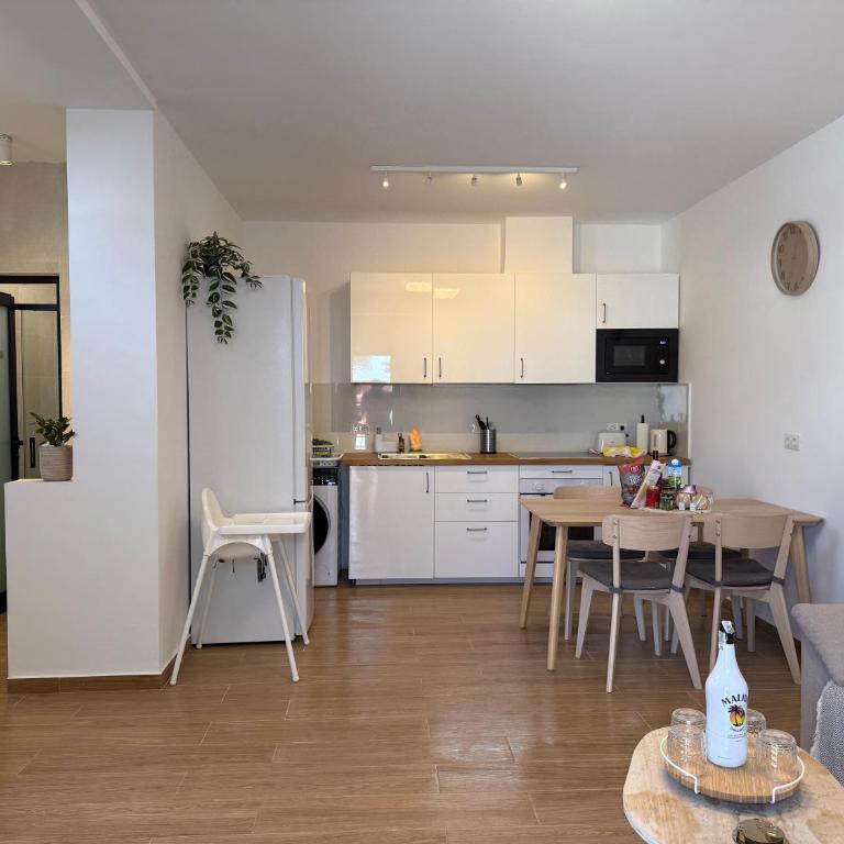 Casa Nerea & Casa Leon - Two-Bedroom House - 4