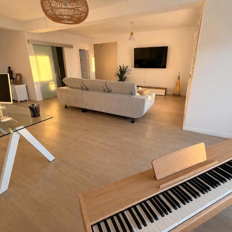CASA ESTILO NÓRDICO CON VISTAS AL MAR (1ªLINEA) - Apartamento de 2 dormitorios con terraza y vistas al mar - 22