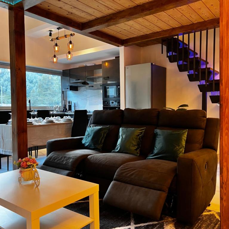 Elegance Loft - Three-Bedroom Apartment - 38