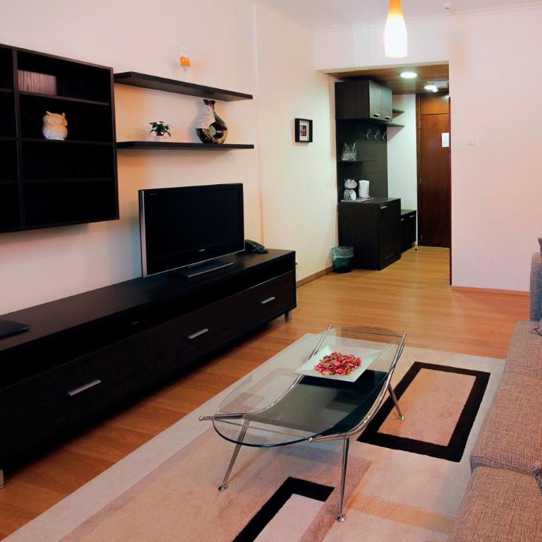 Hotel Junior - One-Bedroom Suite - 6
