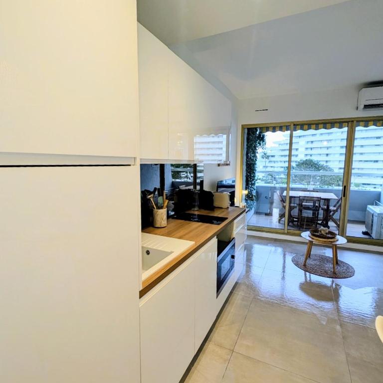 2 pièces 4 personnes magnifique vue mer clim parking - Appartement 1 Chambre - 12