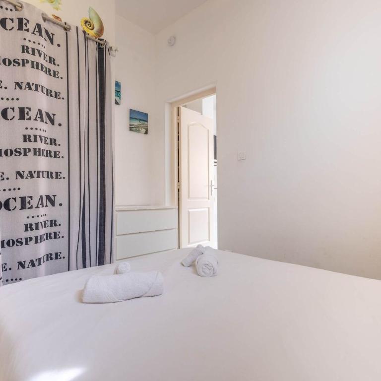 Appartement en Rez-de-Chaussee a Deux Pas de la Plage - Classic Apartment - 2