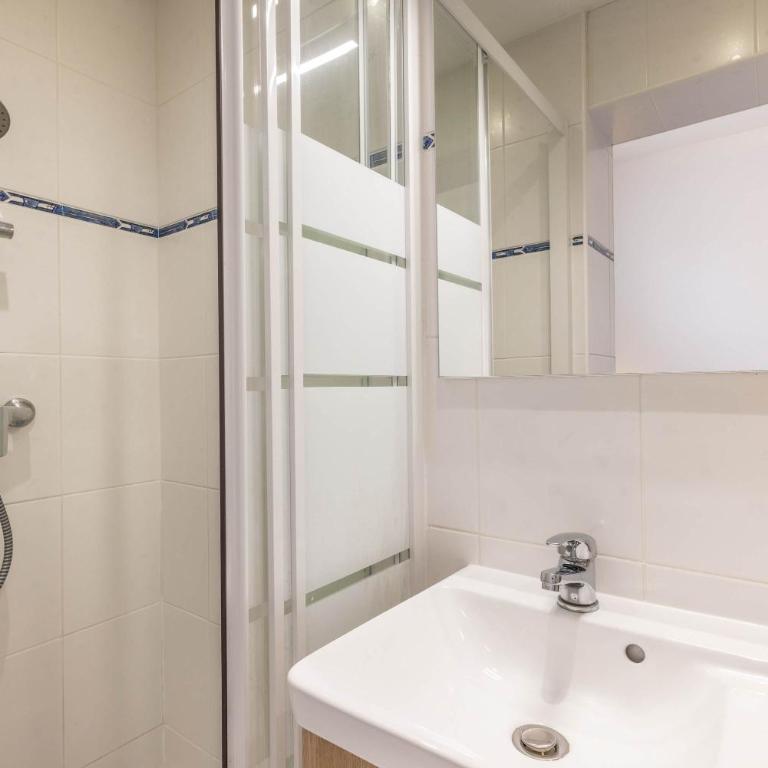 Appartement en Rez-de-Chaussee a Deux Pas de la Plage - Classic Apartment - 13