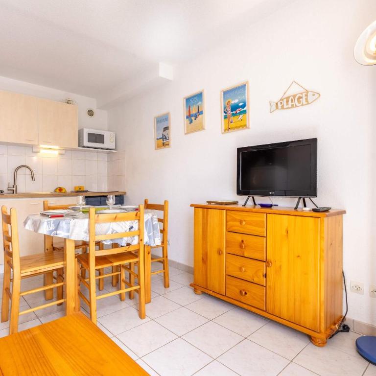 Joli pavillon pour 6 personnes a 50m de la plage - Vacation Home - 2