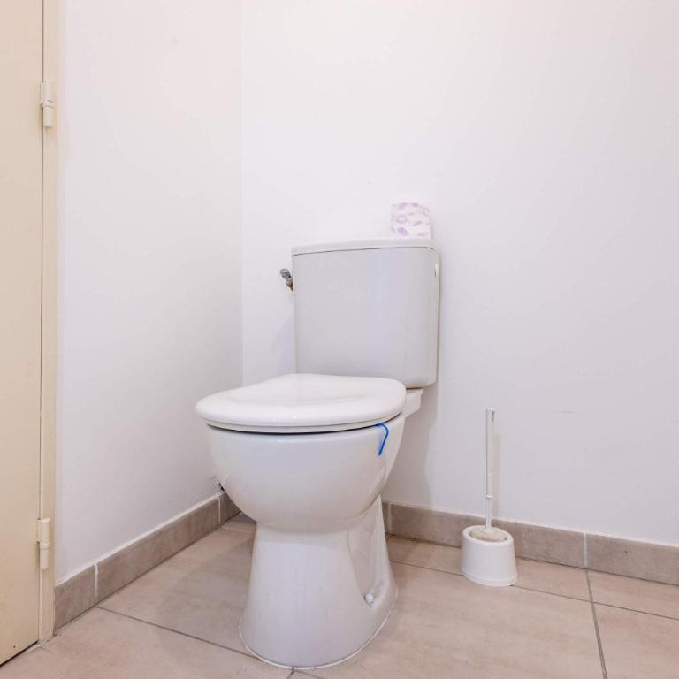 Appartement spacieux et lumineux dans une résidence à 650m de la mer - Appartement - 12