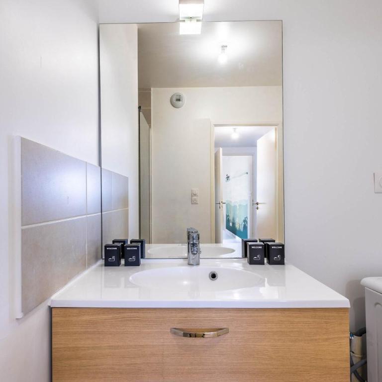 Appartement spacieux et lumineux dans une résidence à 650m de la mer - Appartement - 13