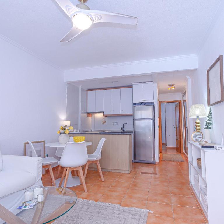 1-Bedroom Apartment for Rent in Torrevieja en los Frutales - Apartamento de 1 dormitorio - 2
