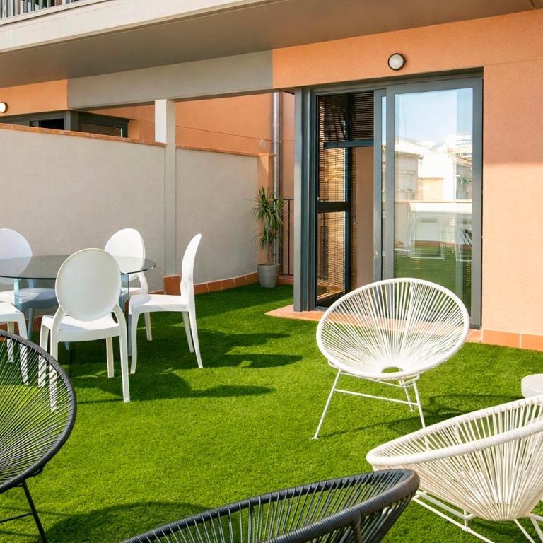 Barcelona Mediterranean Apartments - Two-Bedroom Apartment with Balcony and Terrace - 1