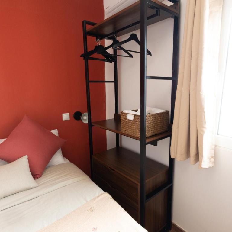 Suites Preciados l Madrid City Center - Double Room with Shared Bathroom - 12
