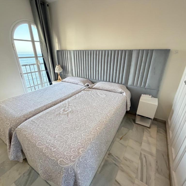 BALCON DEL MAR 2 APARTAMENT ON THE BEACH FRONT - Apartamento - 24