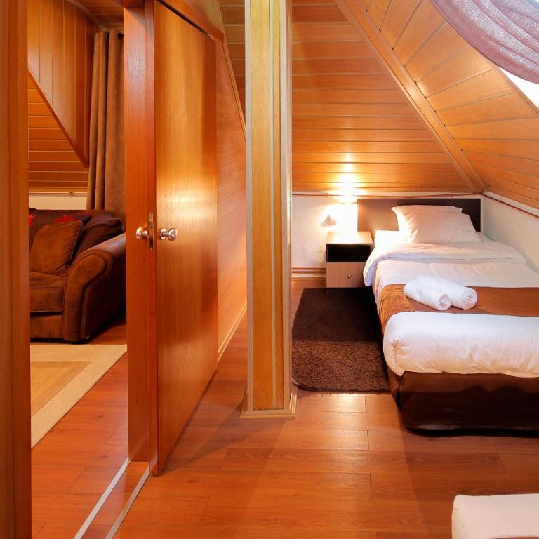 Hotel Junior - Two-Bedroom Suite - 1