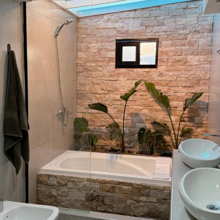 Cabaña moderna frente al lago cerca de la playa - Two-Bedroom House - 11