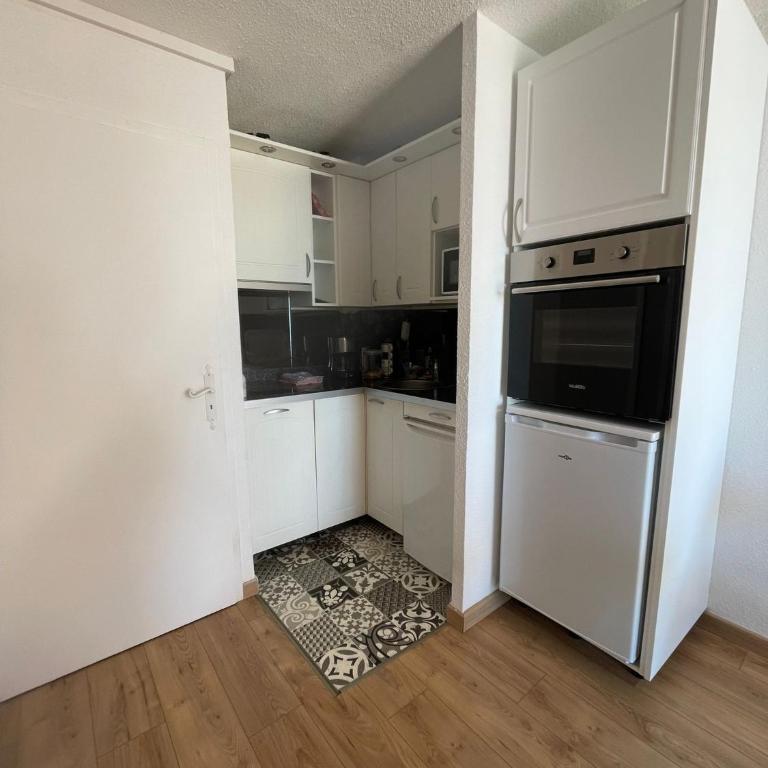 Studio - Bellevue agréable toutes saison 4 couchages - climatisation - parking privé - piscine sur mer - vue magnifique et rare - situation optimum - les argonautes - Ile des pêcheurs - Cap d'Agde - One-Bedroom Apartment - 16