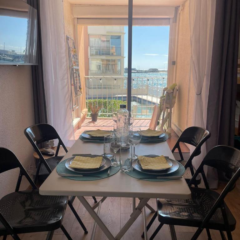 Studio - Bellevue agréable toutes saison 4 couchages - climatisation - parking privé - piscine sur mer - vue magnifique et rare - situation optimum - les argonautes - Ile des pêcheurs - Cap d'Agde - One-Bedroom Apartment - 10