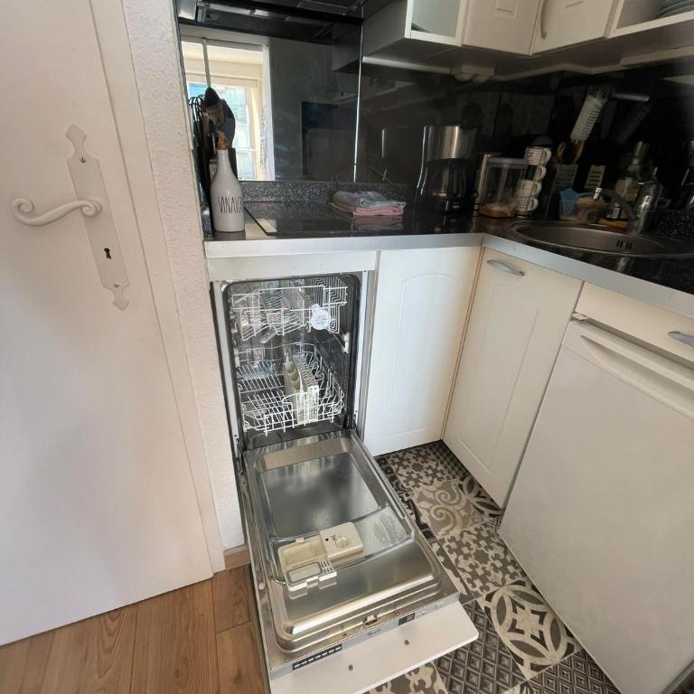 Studio - Bellevue agréable toutes saison 4 couchages - climatisation - parking privé - piscine sur mer - vue magnifique et rare - situation optimum - les argonautes - Ile des pêcheurs - Cap d'Agde - One-Bedroom Apartment - 17