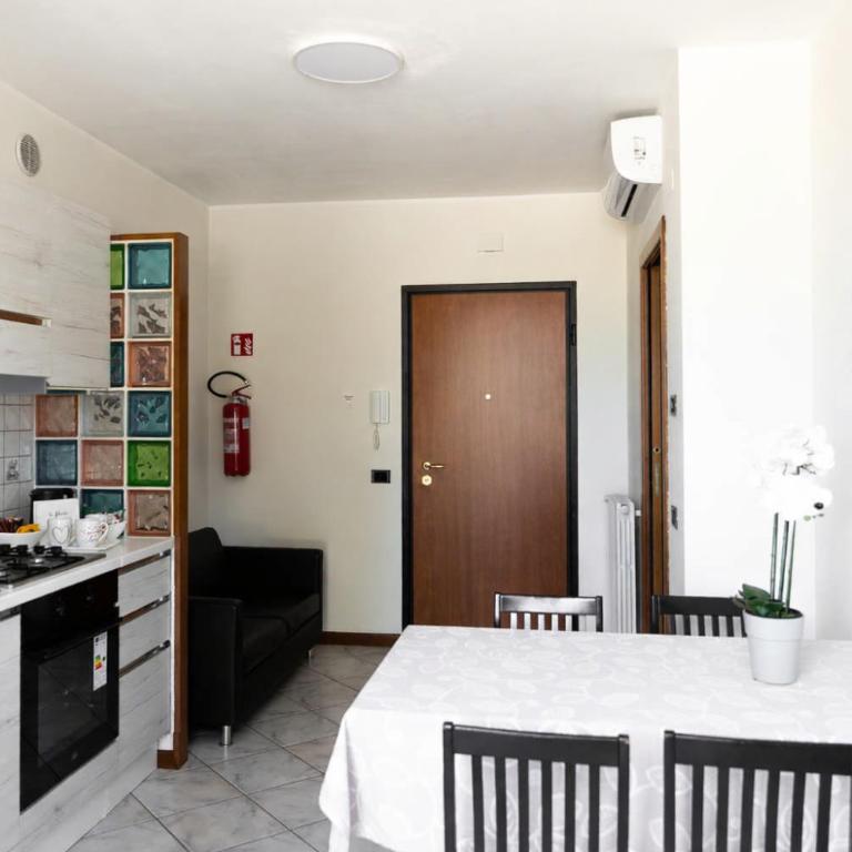 Peschiera Heart Apartment - Appartamento con 1 Camera da Letto - 2