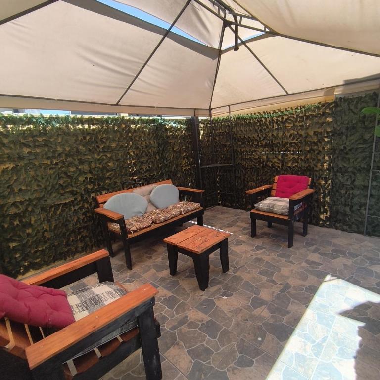 Casa con estacionamiento linares - Three-Bedroom House - 12