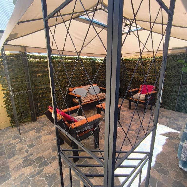 Casa con estacionamiento linares - Three-Bedroom House - 11