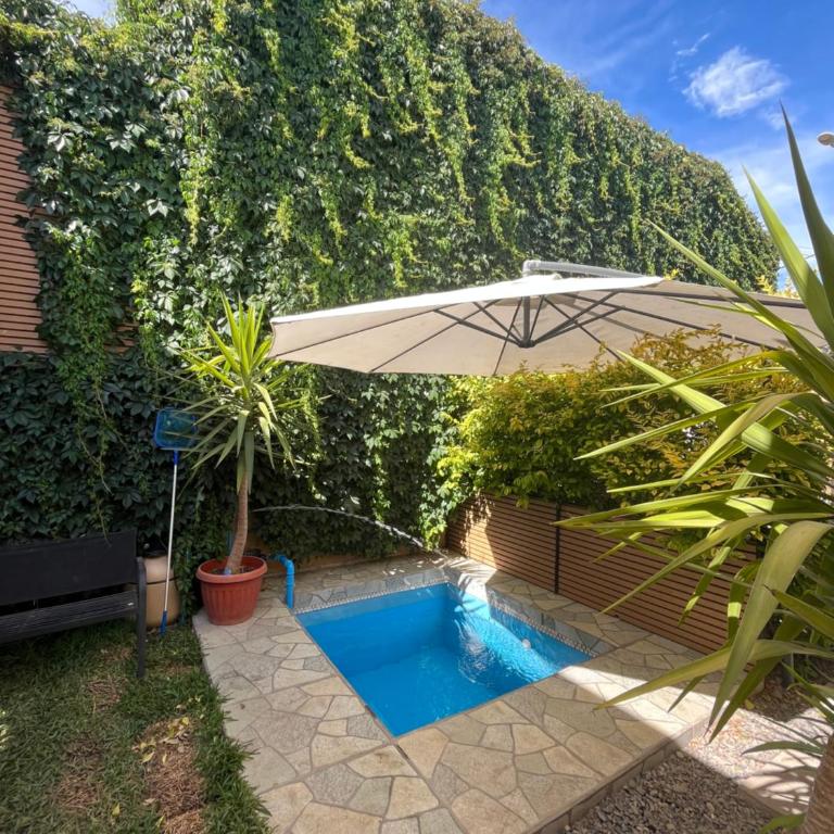 Acogedora Casa con quincho y piscina privada - Casa de 2 dormitorios - 11
