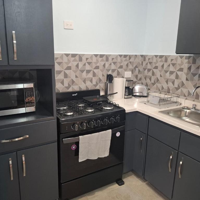 Close to the Airport, Apodaca industrial area - Three-Bedroom Apartment - 1