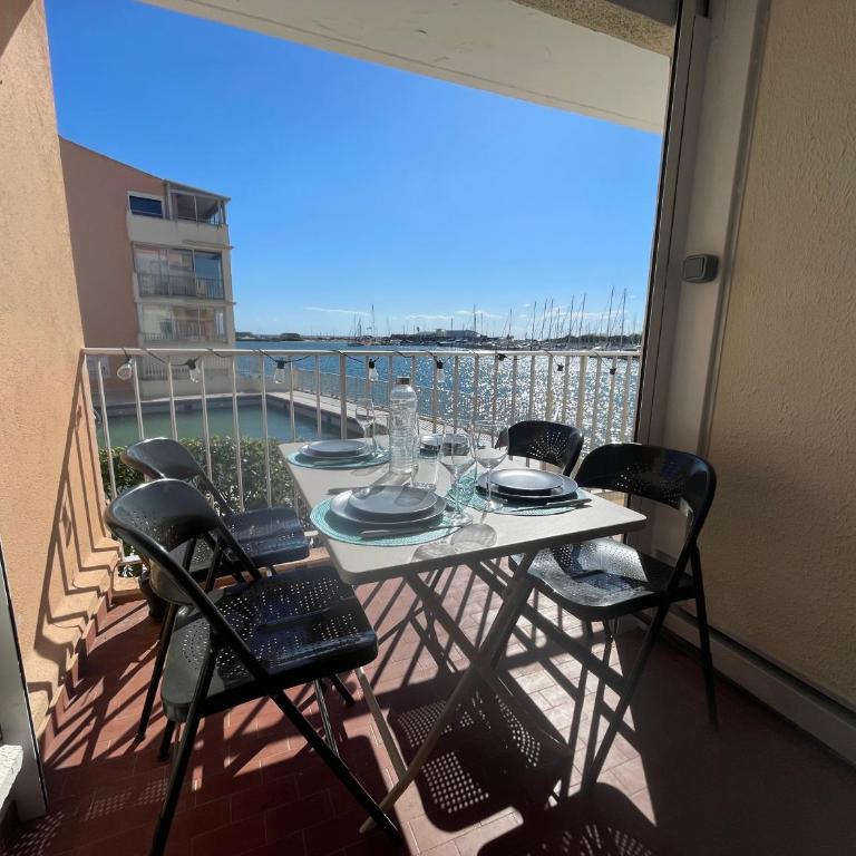 Studio - Bellevue agréable toutes saison 4 couchages - climatisation - parking privé - piscine sur mer - vue magnifique et rare - situation optimum - les argonautes - Ile des pêcheurs - Cap d'Agde - One-Bedroom Apartment - 22