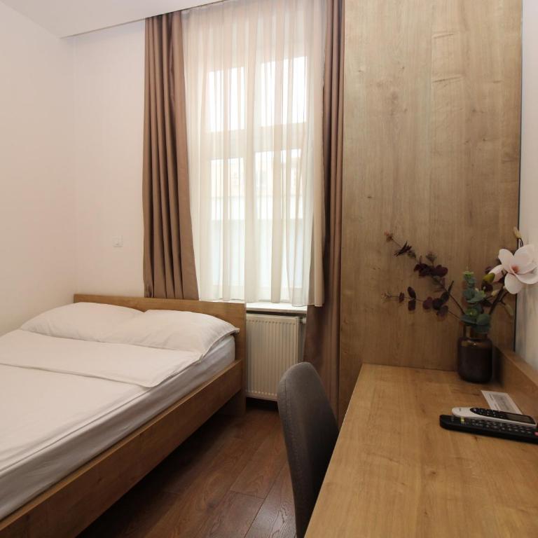 Vila Alexandra - Deluks Dvokrevetna Soba sa Bračnim Krevetom - 4