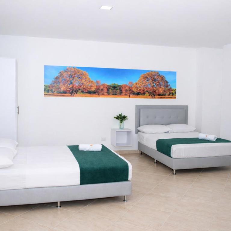Hotel La Martina - Apartadó Antioquia - Habitación Cuádruple Estándar - 3