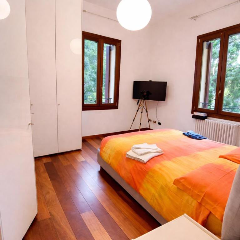 -Piazza Mazzini- 120 mq - 2 camere - 2 bagni e Garage - Appartamento con 2 Camere da Letto - 2