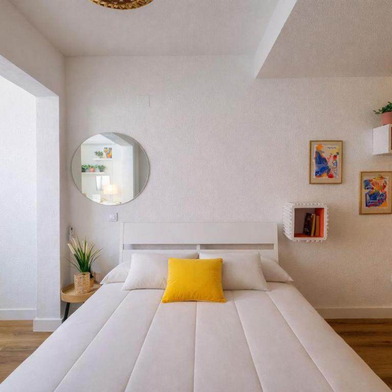 Modern Studio 1 min Walk to Playa Los Locos - Apartamento - 9