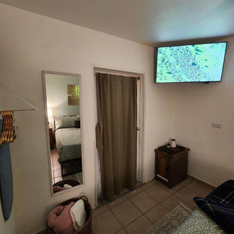 Burgos Home Near Embassy, USA Crossing and Aeropuerto - Apartamento de 2 dormitorios - 14