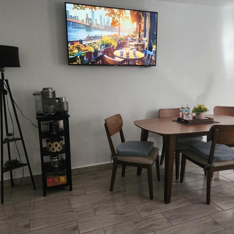 Burgos Home Near Embassy, USA Crossing and Aeropuerto - Apartamento de 2 dormitorios - 50