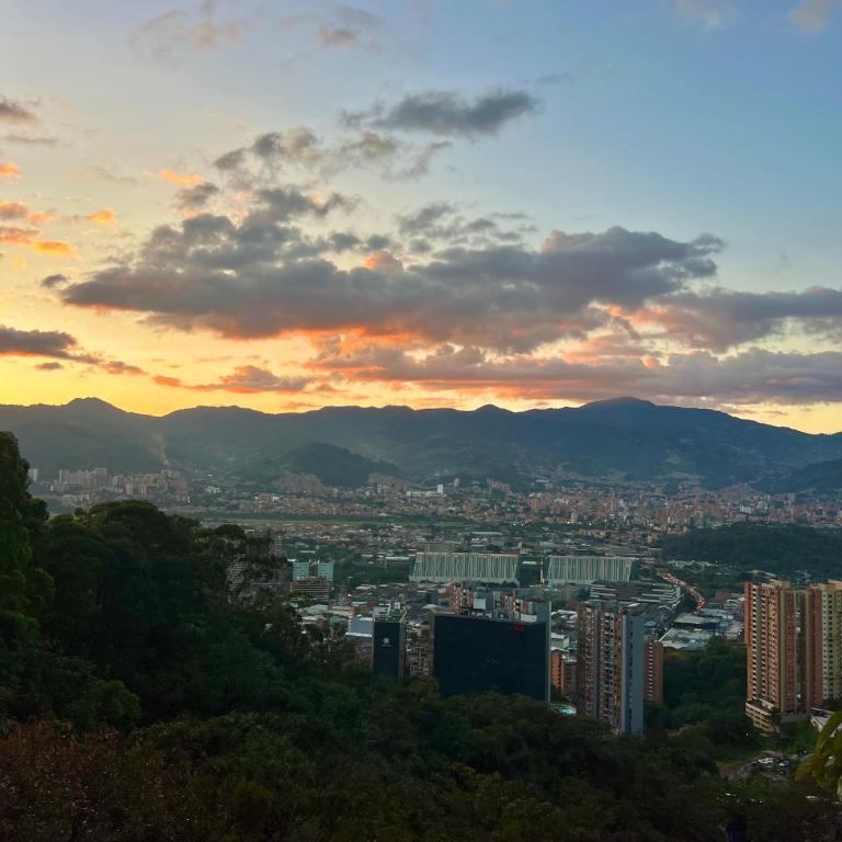 Luxury apartment in Palmas overlooking Medellín - Apartamento de 3 dormitorios con balcón - 42