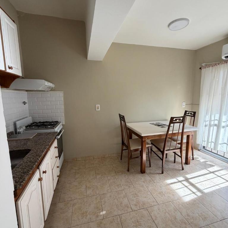 Departamento céntrico en Luján 2 - Apartamento de 1 dormitorio - 5