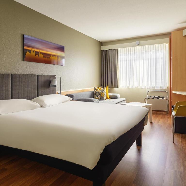ibis Hotel Würzburg City - Standard Doppelzimmer mit Sofa - 2