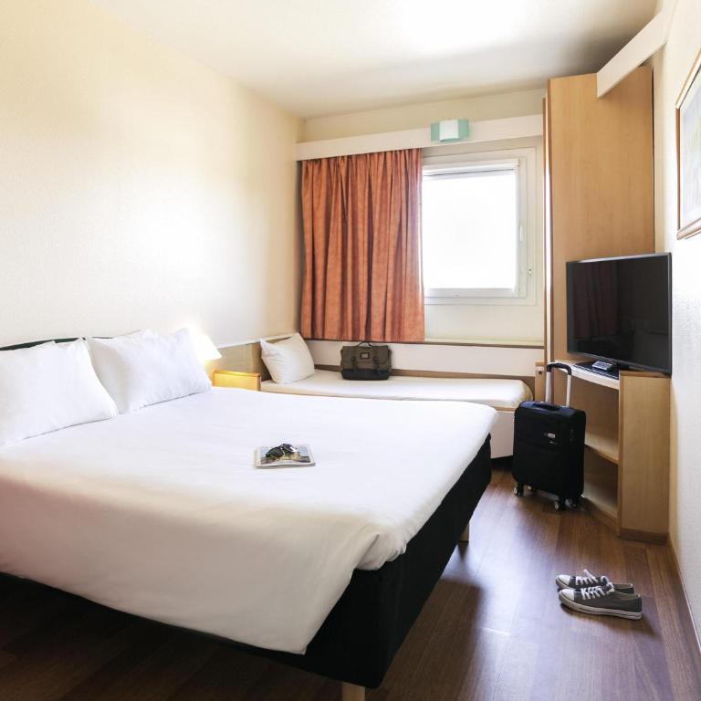 Ibis Jerez De La Frontera Cadiz - Habitación Familiar con cama doble y cama supletoria - 3