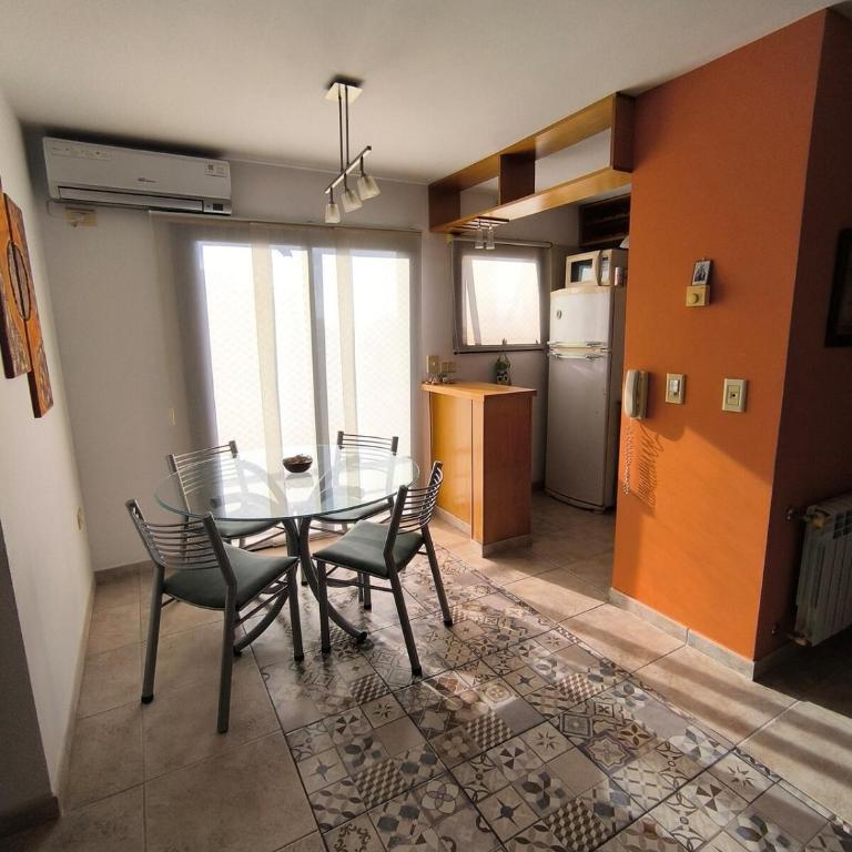 Dpto Luminoso 2 Habitaciones 3 personas A 8 cuadras del UNICO Opcional COCHERA - Apartamento de 2 dormitorios - 4