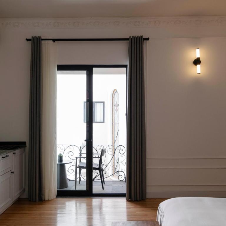 Casa Lerma - Suite con cama grande y balcón - 9