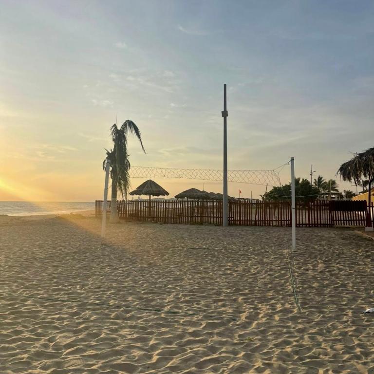 Casa de playa con piscina y salida al mar - Villa - 22