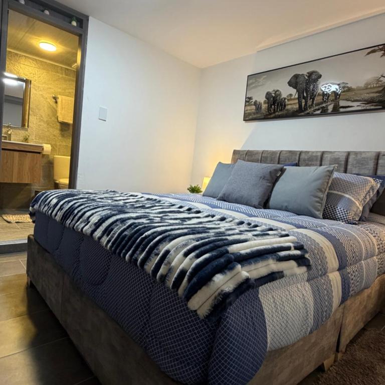 Apartamento lujoso cerca al aeropuerto - Two-Bedroom Apartment - 3