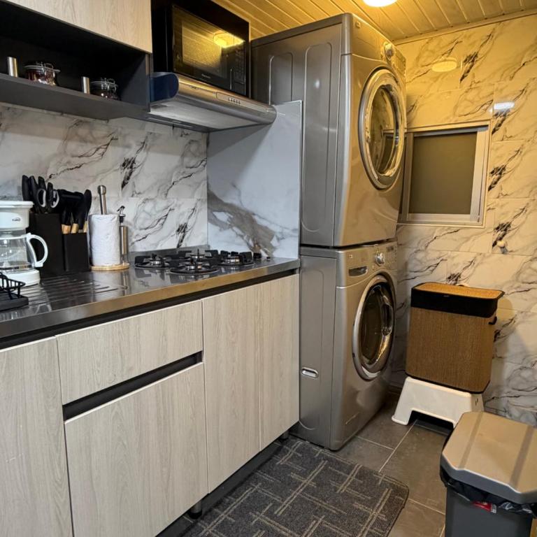 Apartamento lujoso cerca al aeropuerto - Two-Bedroom Apartment - 17