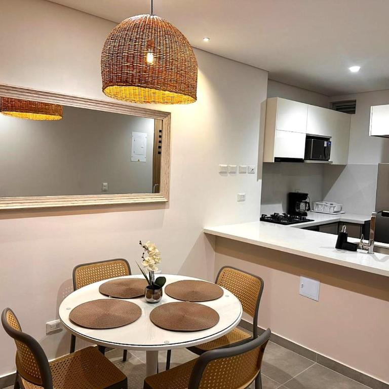 Salguero Sunset Apartments – Near the Sea by SOHO - Two-Bedroom Apartment with City View - 16