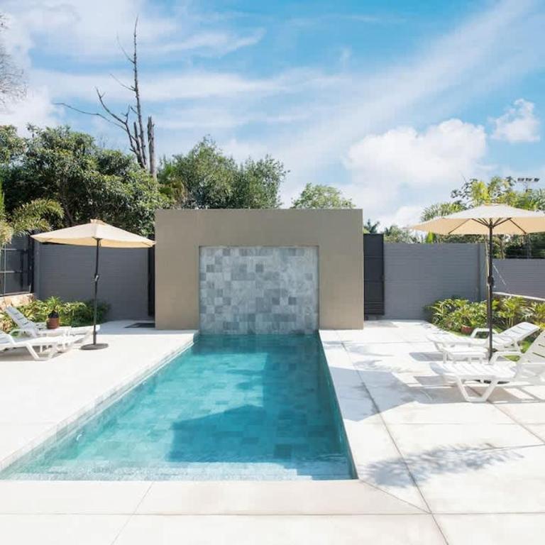 Modern and Cozy 2 BR Apt with Pool Free Parking - Apartment - 2