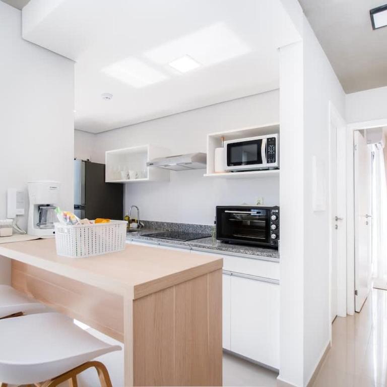 Modern and Cozy 2 BR Apt with Pool Free Parking - Apartment - 27