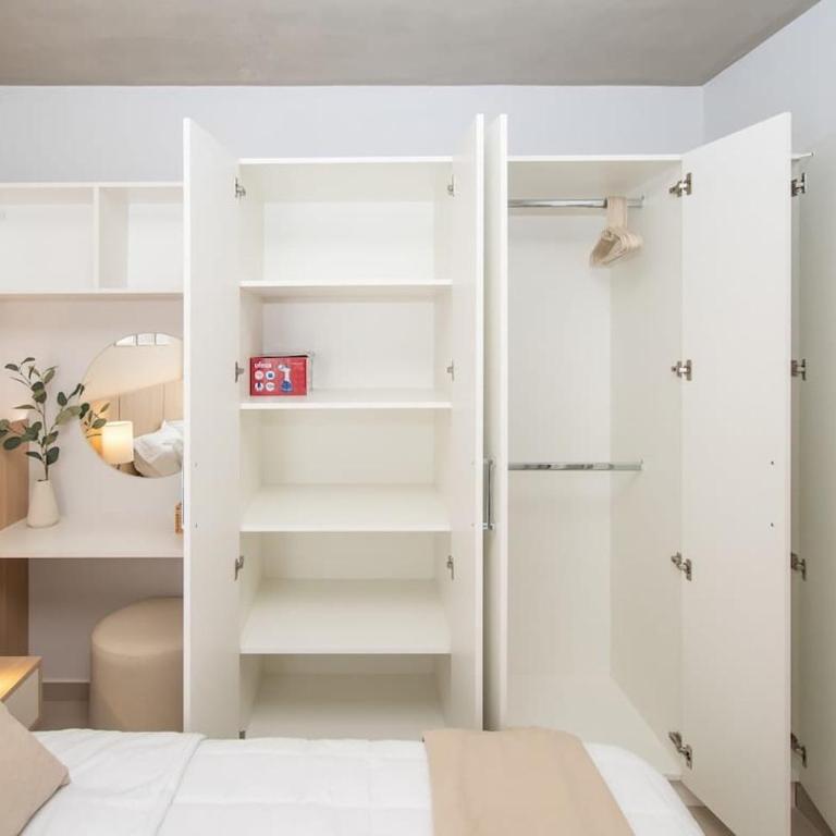 Modern and Cozy 2 BR Apt with Pool Free Parking - Apartment - 31